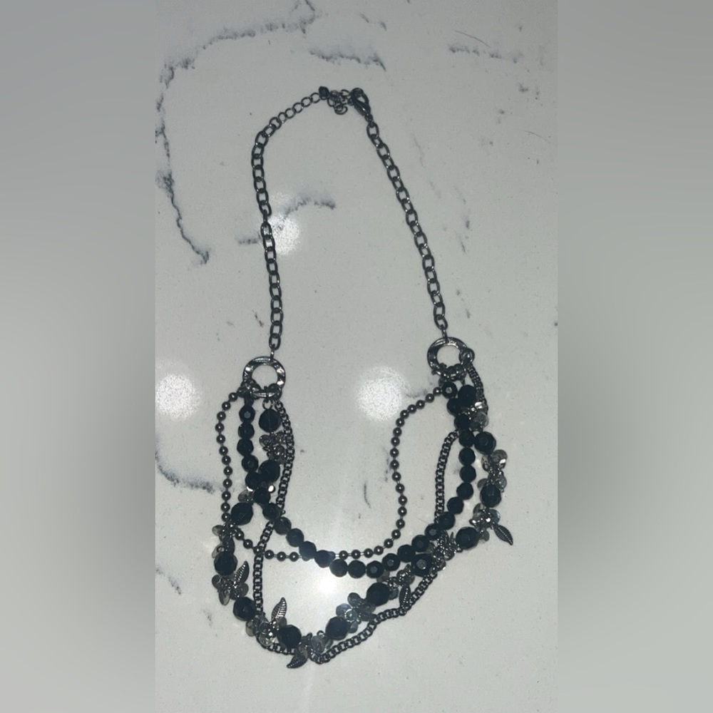 Short necklace from the Buckle